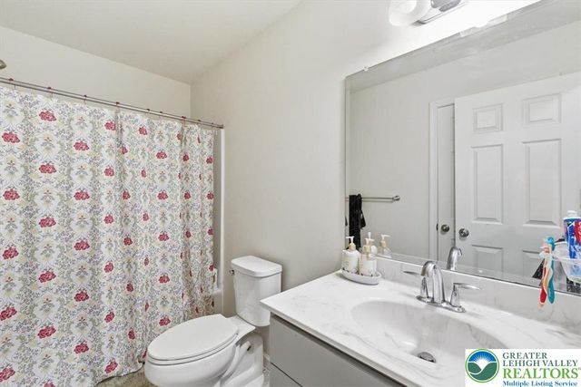 232 Shenandoah Trail, Chestnuthill Twp, PA 18330