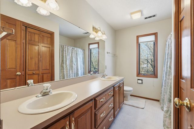 2803 Meadow Stream, Fort Wayne, IN 46825