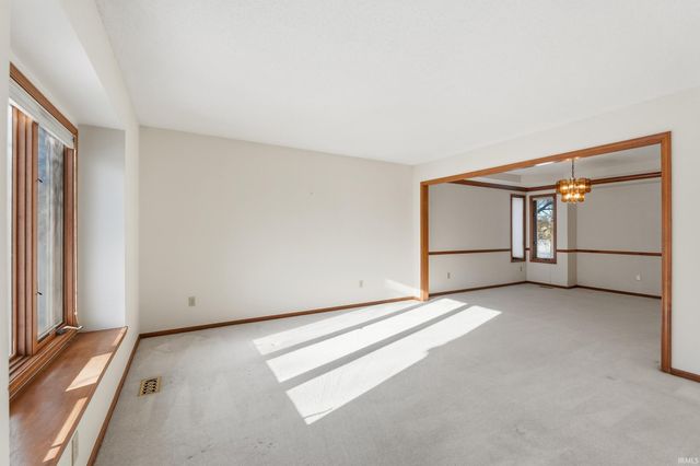 2803 Meadow Stream, Fort Wayne, IN 46825