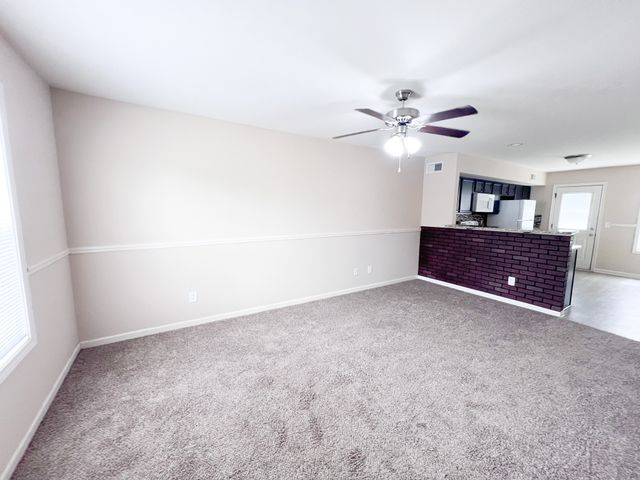 2268 McCormick Ln Apt B, Clarksville, TN 37040