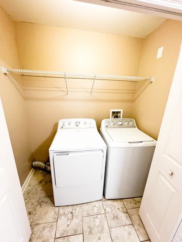 2268 McCormick Ln Apt B, Clarksville, TN 37040