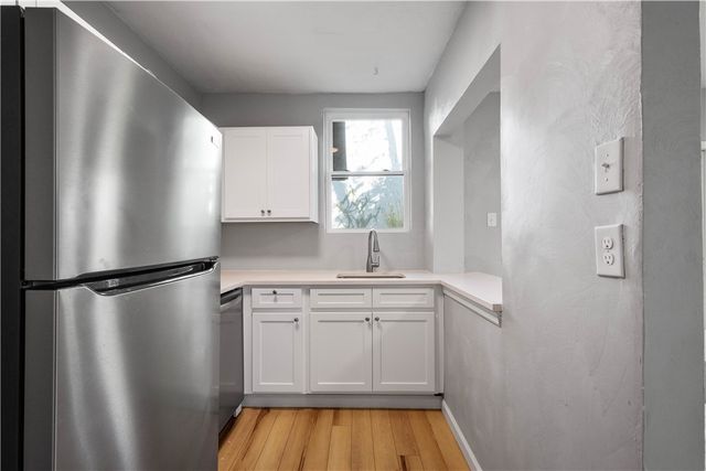 243 Castle Shannon Blvd 243, Mt Lebanon, PA 15228