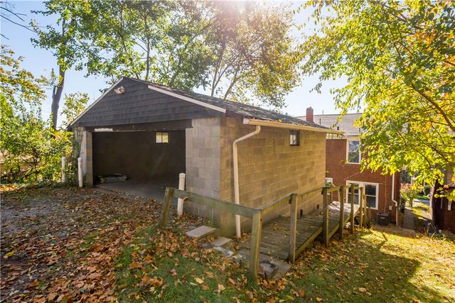 243 Castle Shannon Blvd 243, Mt Lebanon, PA 15228