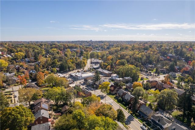 243 Castle Shannon Blvd 243, Mt Lebanon, PA 15228