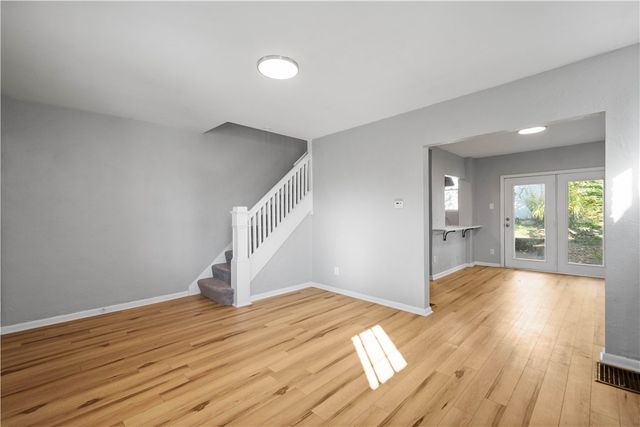 243 Castle Shannon Blvd 243, Mt Lebanon, PA 15228