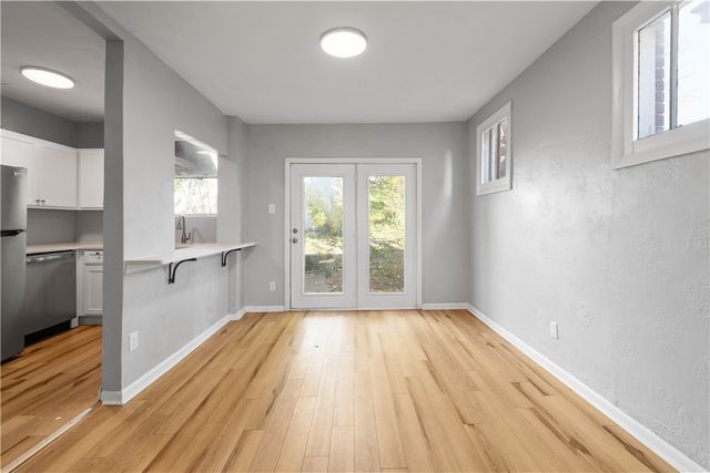 243 Castle Shannon Blvd 243, Mt Lebanon, PA 15228