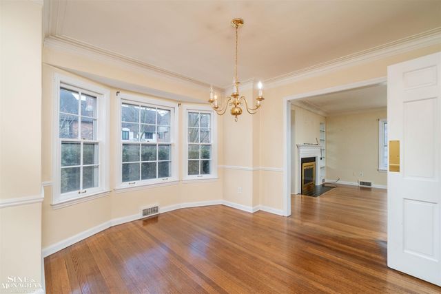 47 Cranford Lane, Grosse Pointe, MI 48230