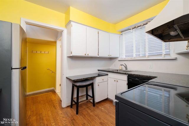 47 Cranford Lane, Grosse Pointe, MI 48230