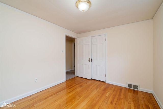 47 Cranford Lane, Grosse Pointe, MI 48230