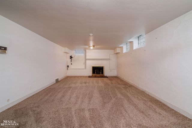 47 Cranford Lane, Grosse Pointe, MI 48230