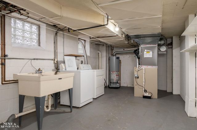 47 Cranford Lane, Grosse Pointe, MI 48230