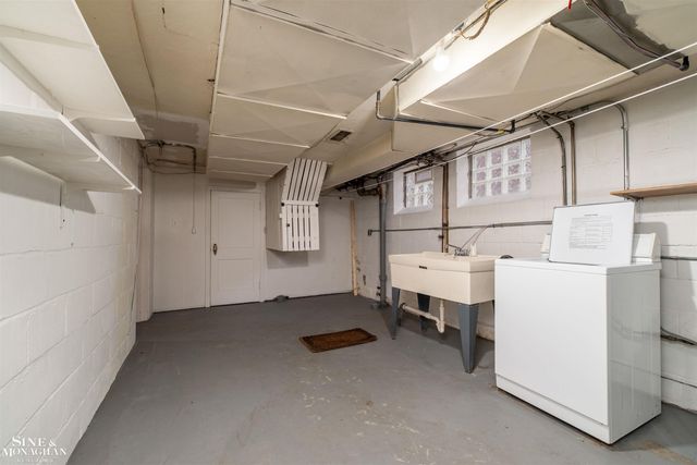 47 Cranford Lane, Grosse Pointe, MI 48230