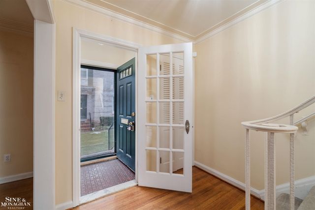 47 Cranford Lane, Grosse Pointe, MI 48230