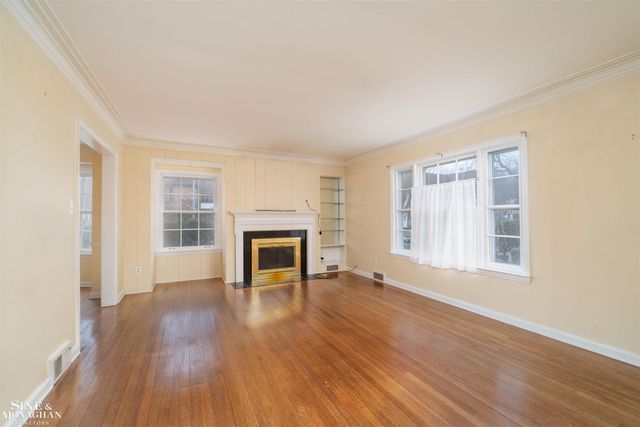 47 Cranford Lane, Grosse Pointe, MI 48230