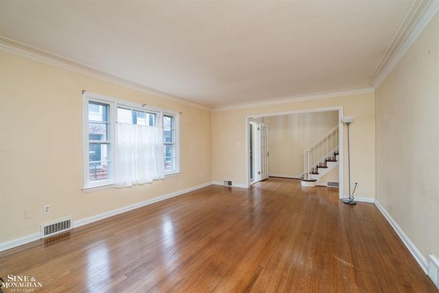 47 Cranford Lane, Grosse Pointe, MI 48230