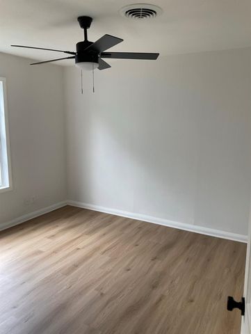 326 E 1st Street, Deer Park, TX 77536