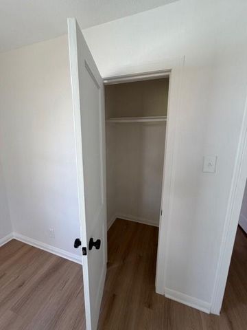 326 E 1st Street, Deer Park, TX 77536