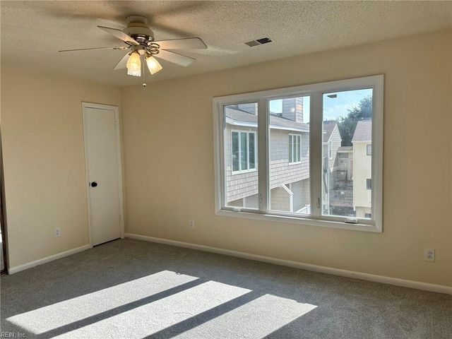 2304 La Jolla CT, Virginia Beach, VA 23451