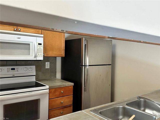 2304 La Jolla CT, Virginia Beach, VA 23451