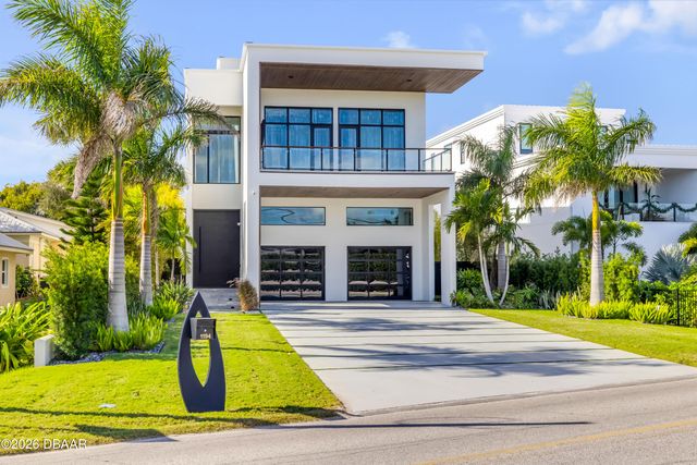 1194 N Peninsula Avenue, New Smyrna Beach, FL 32169