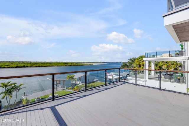 1194 N Peninsula Avenue, New Smyrna Beach, FL 32169