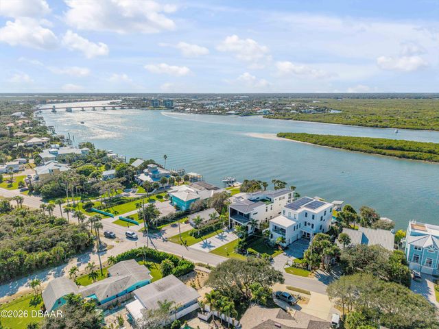 1194 N Peninsula Avenue, New Smyrna Beach, FL 32169