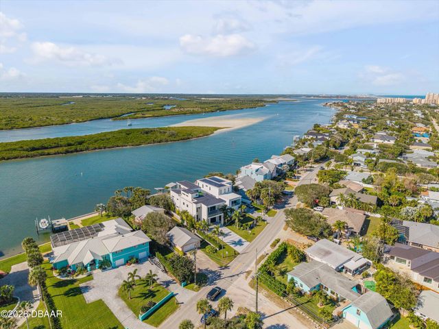 1194 N Peninsula Avenue, New Smyrna Beach, FL 32169