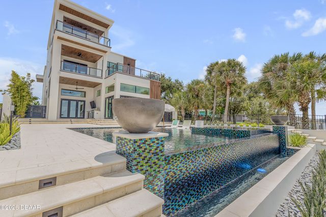 1194 N Peninsula Avenue, New Smyrna Beach, FL 32169