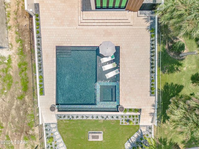 1194 N Peninsula Avenue, New Smyrna Beach, FL 32169