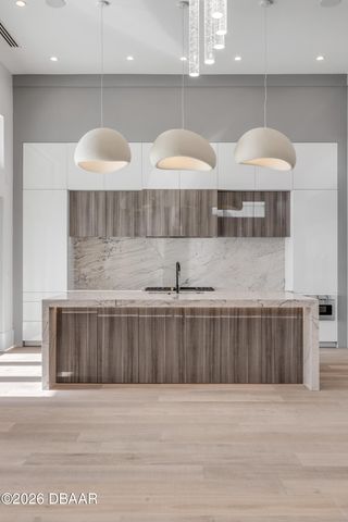 1194 N Peninsula Avenue, New Smyrna Beach, FL 32169