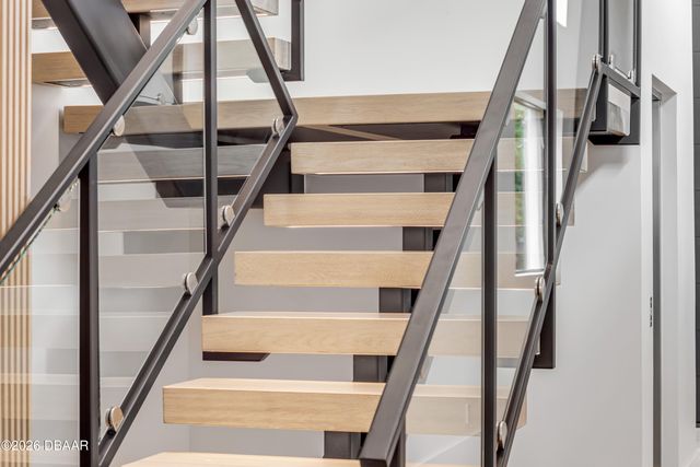 1194 N Peninsula Avenue, New Smyrna Beach, FL 32169