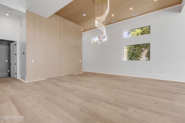 1194 N Peninsula Avenue, New Smyrna Beach, FL 32169