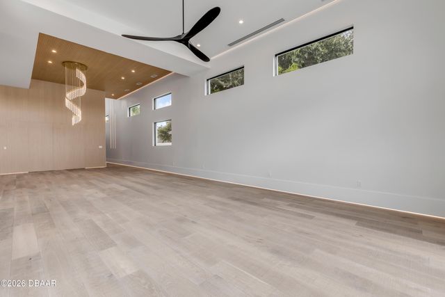 1194 N Peninsula Avenue, New Smyrna Beach, FL 32169