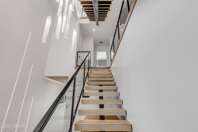 1194 N Peninsula Avenue, New Smyrna Beach, FL 32169