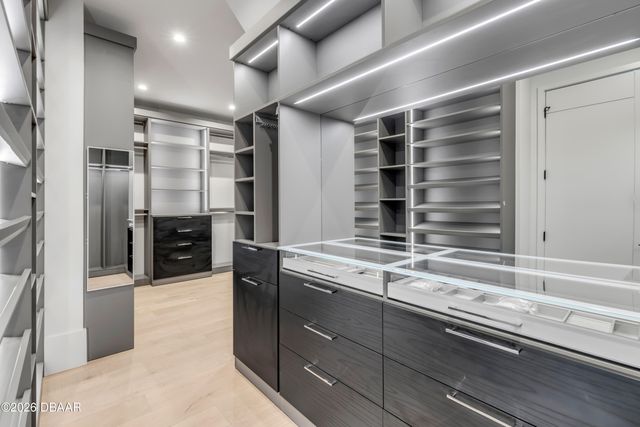 1194 N Peninsula Avenue, New Smyrna Beach, FL 32169