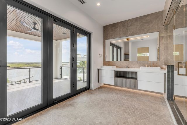 1194 N Peninsula Avenue, New Smyrna Beach, FL 32169