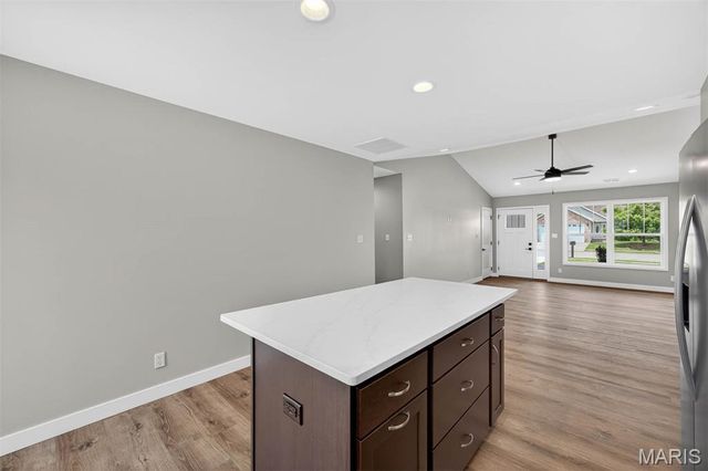 40 Auburn Court B, Highland, IL 62249