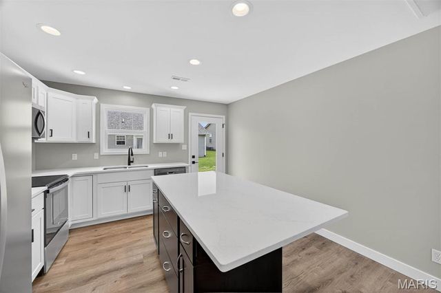 40 Auburn Court B, Highland, IL 62249