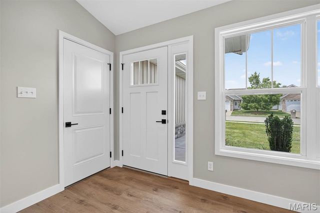 40 Auburn Court B, Highland, IL 62249