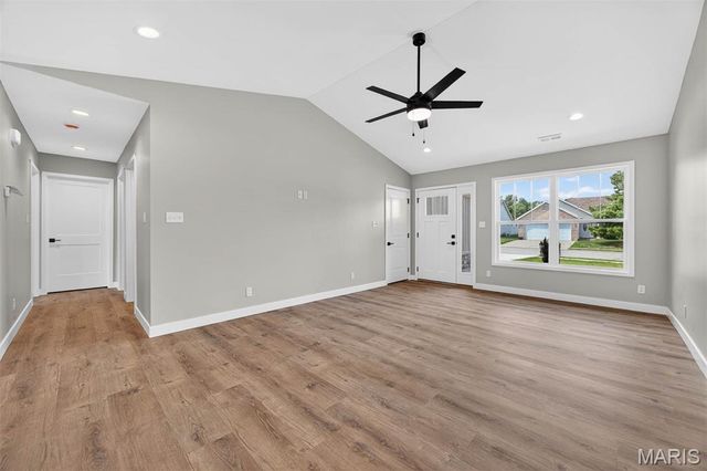 40 Auburn Court B, Highland, IL 62249