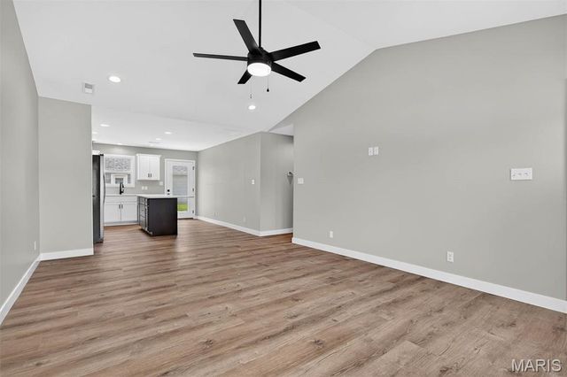 40 Auburn Court B, Highland, IL 62249
