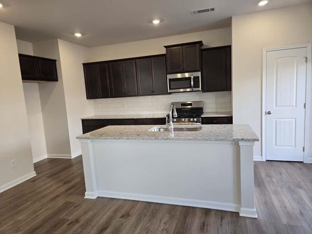 12 Briarwood W Drive, Dawsonville, GA 30534