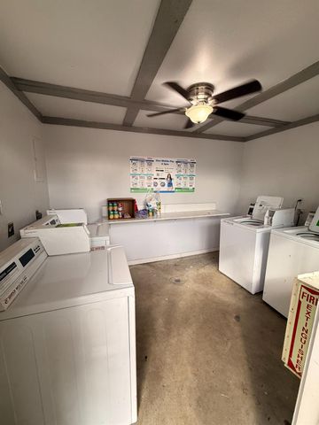 201 E Walnut Avenue, Coalinga, CA 93210