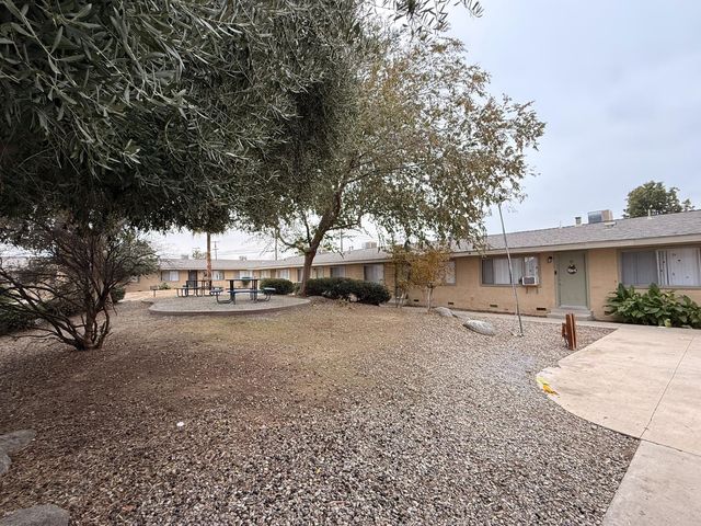 201 E Walnut Avenue, Coalinga, CA 93210