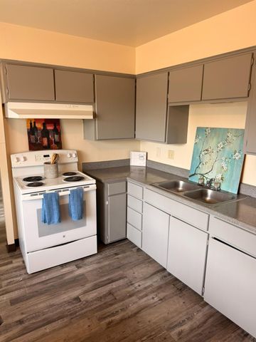 201 E Walnut Avenue, Coalinga, CA 93210