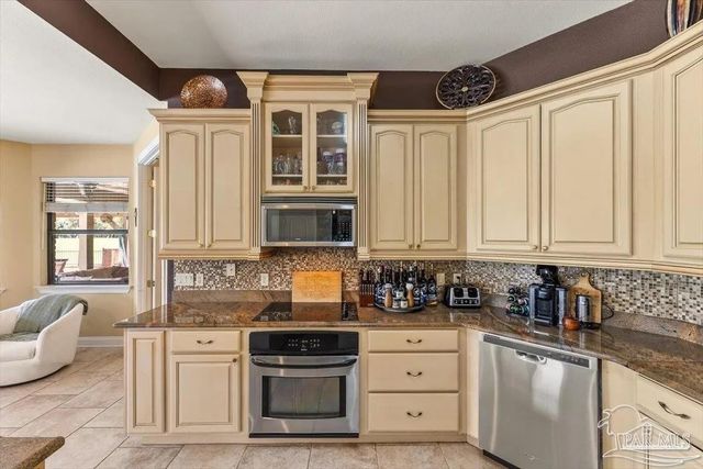 2858 Pga Blvd, Navarre, FL 32566