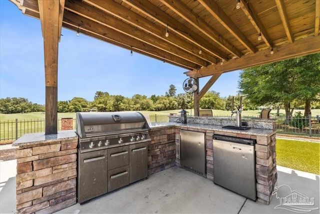 2858 Pga Blvd, Navarre, FL 32566