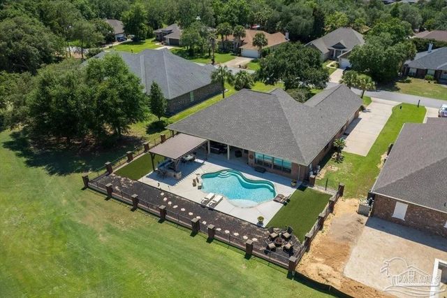 2858 Pga Blvd, Navarre, FL 32566