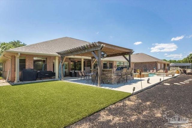 2858 Pga Blvd, Navarre, FL 32566