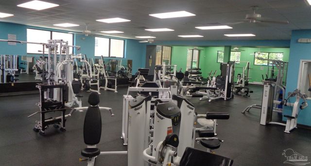 2858 Pga Blvd, Navarre, FL 32566